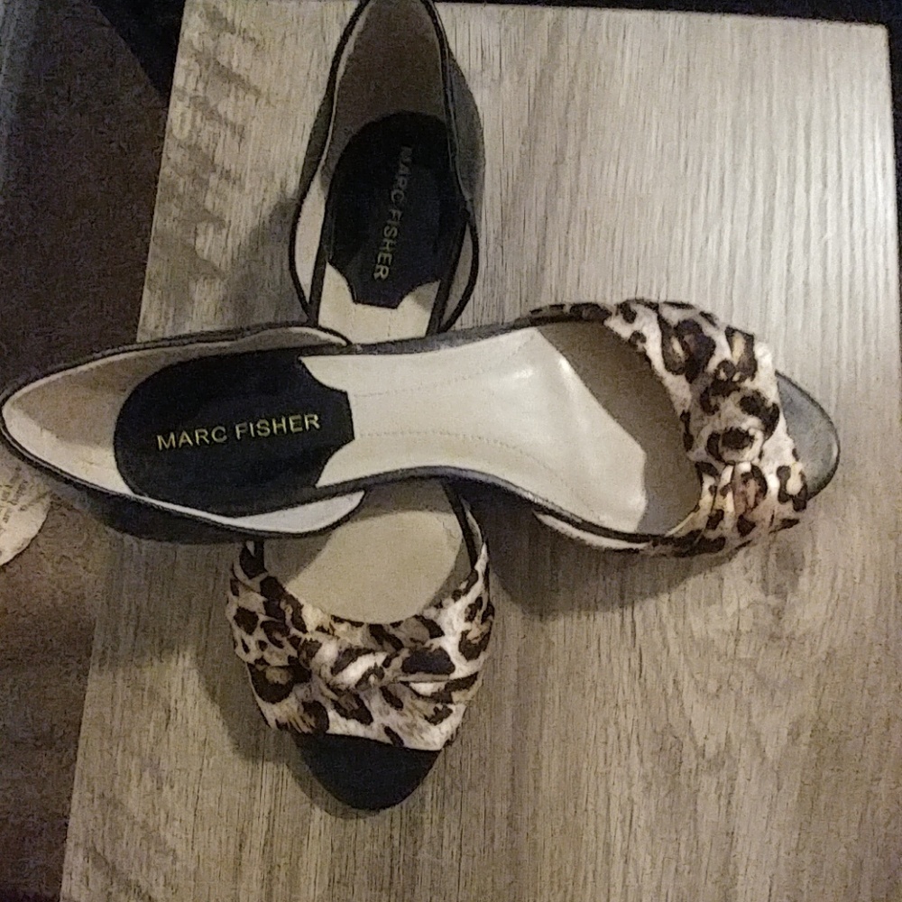 Cute and sassy flats.